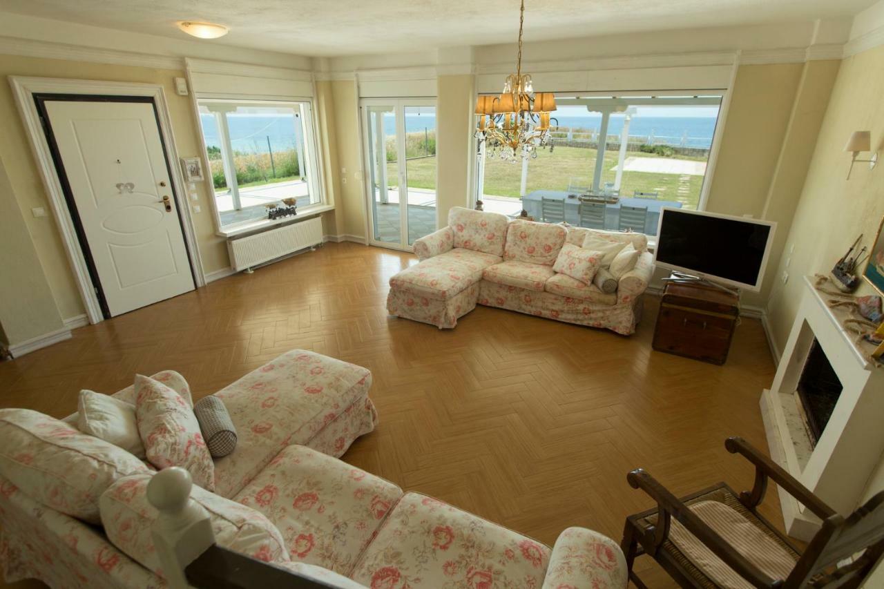 Magnificent Seascape Villa On A Secluded Beach Неа-Муданія Екстер'єр фото