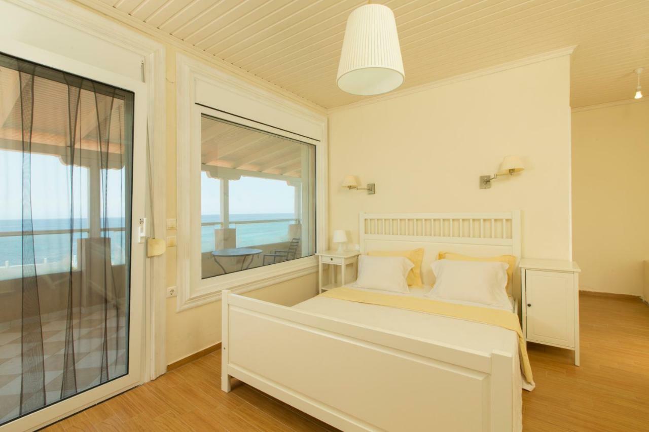 Magnificent Seascape Villa On A Secluded Beach Неа-Муданія Екстер'єр фото