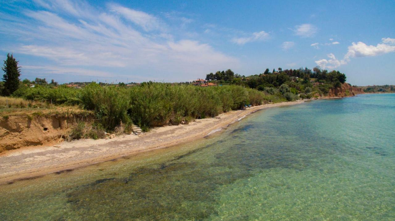 Magnificent Seascape Villa On A Secluded Beach Неа-Муданія Екстер'єр фото
