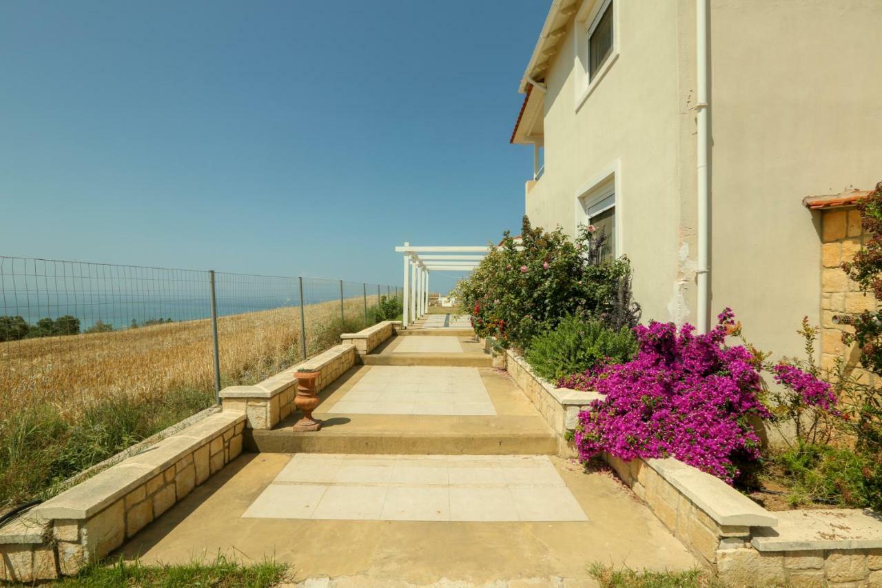 Magnificent Seascape Villa On A Secluded Beach Неа-Муданія Екстер'єр фото